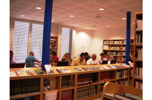 Biblioteca Víctor Català