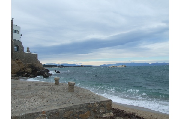 Piliers d'amarrage et bollards