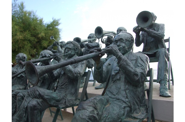 Monumento a la cobla